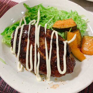 照り焼きハンバーグ　レンチンキャベツ添え